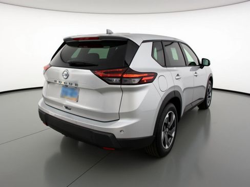 Used 2025 Nissan Rogue SV FWD image 9