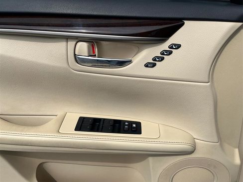 Used 2013 Lexus ES 350 w/ Luxury Pkg image 20