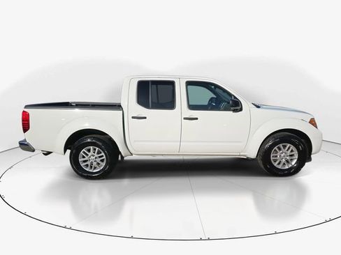 Used 2016 Nissan Frontier SV image 10