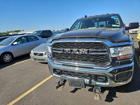 Used 2019 RAM 2500 Tradesman AWD/4WD image 2