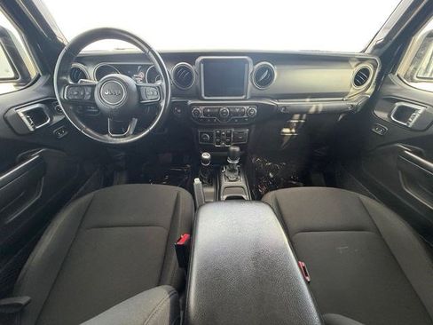 Used 2022 Jeep Gladiator Sport AWD/4WD image 12