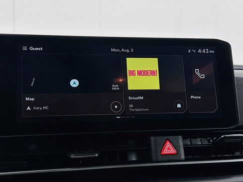 Used 2025 Kia Carnival FWD image 21