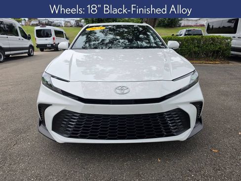 Used 2025 Toyota Camry SE FWD image 7