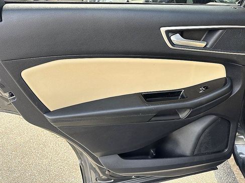 Used 2019 Ford Edge SEL w/ Equipment Group 201A FWD image 12