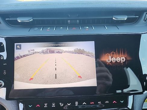 New 2026 Jeep Grand Cherokee Limited w/ Limited Altitude Package AWD/4WD image 7