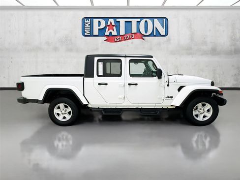 Used 2021 Jeep Gladiator Sport image 8