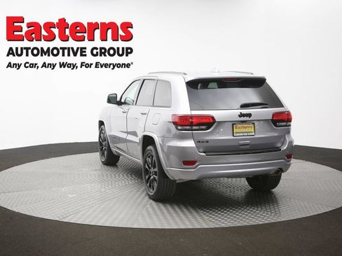 Used 2017 Jeep Grand Cherokee Altitude AWD/4WD image 65