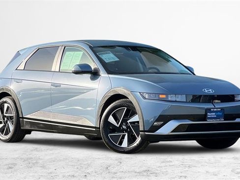 Certified 2025 Hyundai Ioniq 5 SE image 2