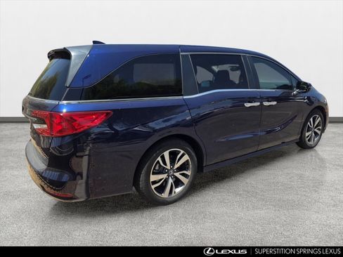 Used 2021 Honda Odyssey Touring image 3