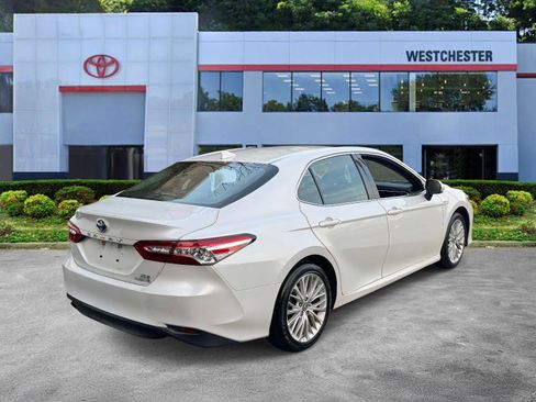 Used 2018 Toyota Camry XLE image 7