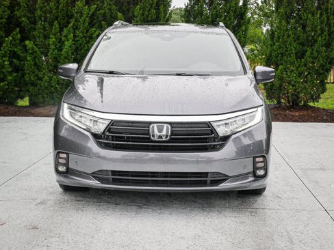 Used 2024 Honda Odyssey Touring image 3