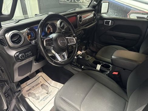 Used 2021 Jeep Gladiator Overland image 5