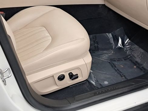 Used 2019 Maserati Levante S image 32