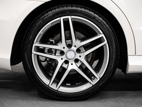 Used 2015 Mercedes-Benz E 400 Sedan image 51