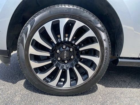 Used 2023 Lincoln Navigator Black Label AWD/4WD image 11