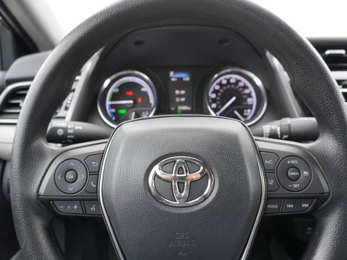 Used 2019 Toyota Camry LE image 22