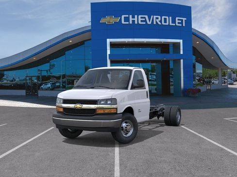 New 2026 Chevrolet Express 3500 w/ Power Convenience Package RWD image 32