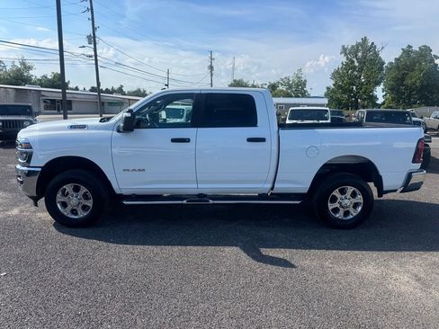 Used 2025 RAM 2500 Big Horn AWD/4WD image 2