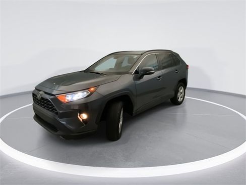 Used 2020 Toyota RAV4 XLE w/ Convenience Package image 8