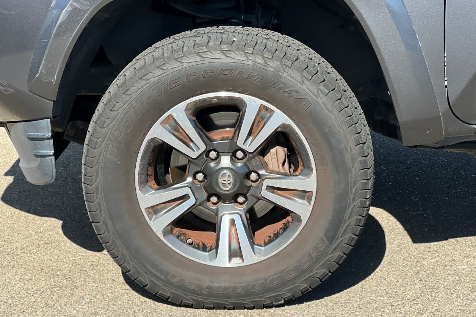 Used 2018 Toyota Tacoma TRD Sport w/ Technology Package AWD/4WD image 13