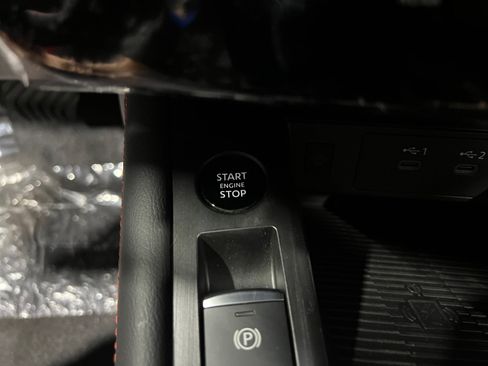 New 2026 Nissan Kicks SR FWD image 30