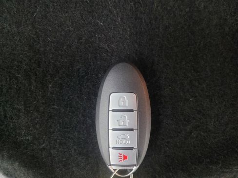 Used 2016 Nissan Rogue SL w/ SL Premium Package image 32