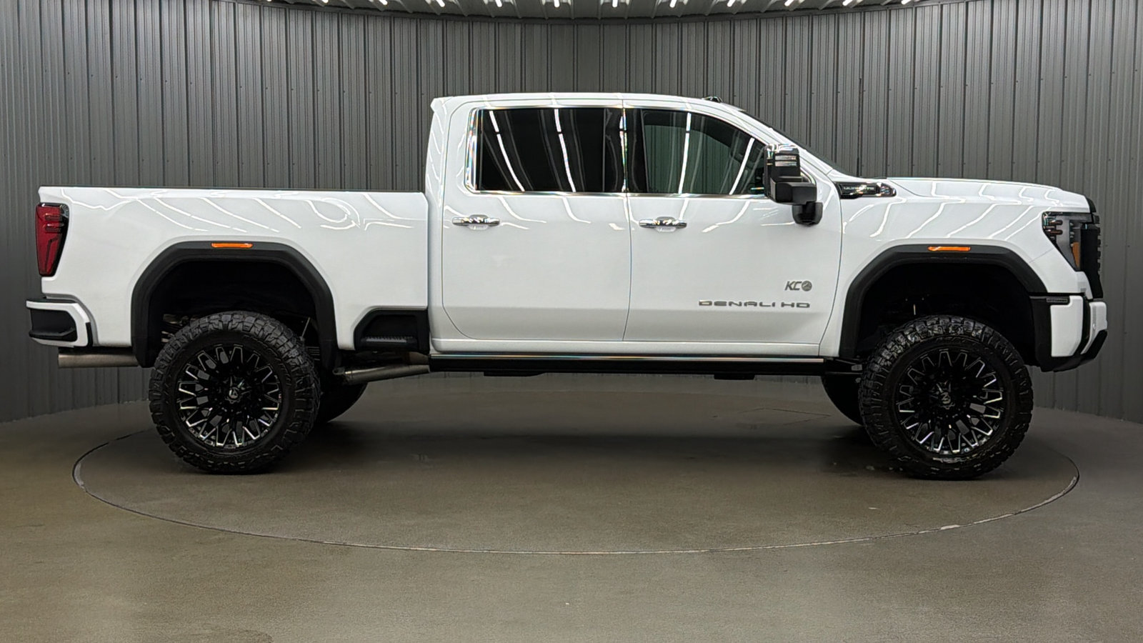 Used 2026 GMC Sierra 2500 Denali Ultimate AWD/4WD image 6