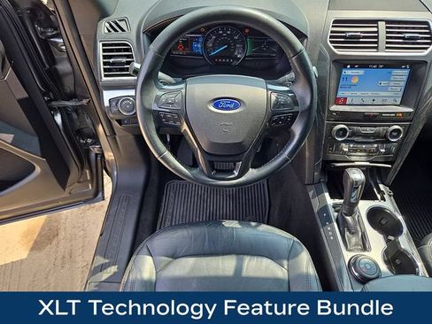 Used 2017 Ford Explorer XLT w/ Equipment Group 202A AWD/4WD image 3