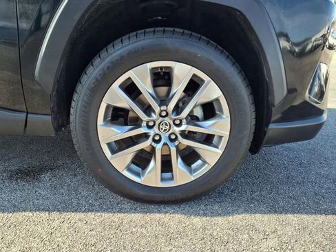 Used 2020 Toyota RAV4 Limited image 34