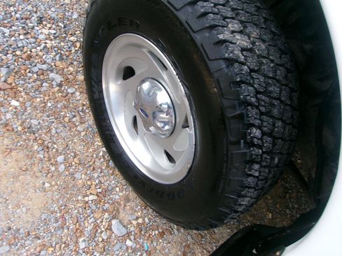 Used 2000 Ford F150 XLT AWD/4WD image 4