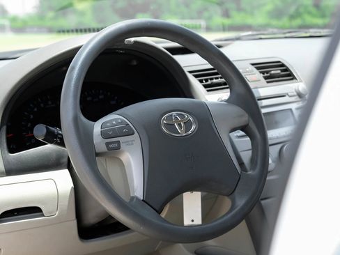 Used 2011 Toyota Camry FWD image 19