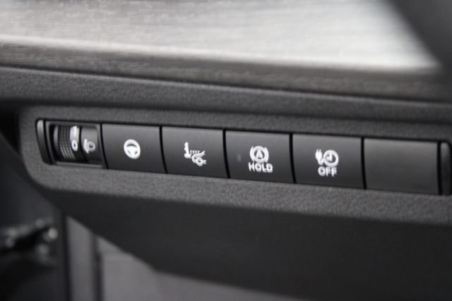 Used 2024 Nissan Ariya AWD image 26