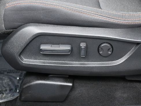 Used 2025 Honda Pilot Sport image 12