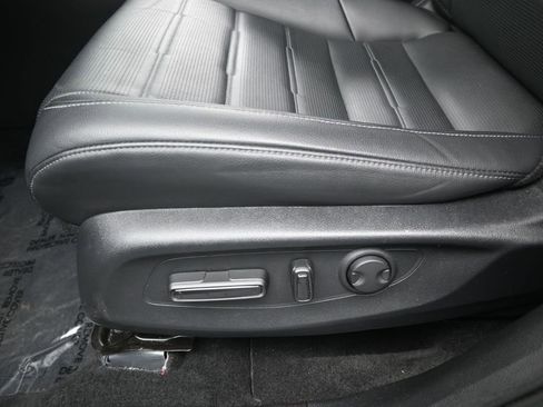 Used 2025 Honda CR-V EX-L image 13