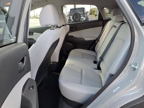 Used 2022 Hyundai Kona SEL image 4