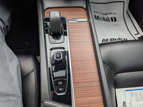 Used 2022 Volvo S60 B5 Inscription image 21