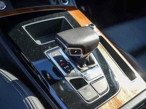 Used 2023 Audi Q5 e Premium Plus w/ Premium Plus Package image 23