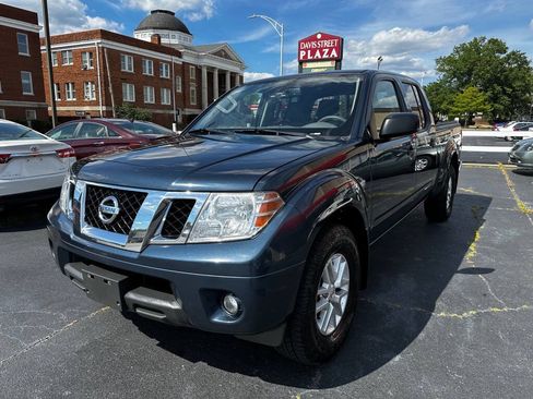 Used 2020 Nissan Frontier SV AWD/4WD image 3