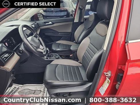 Used 2022 Volkswagen Taos SEL image 11