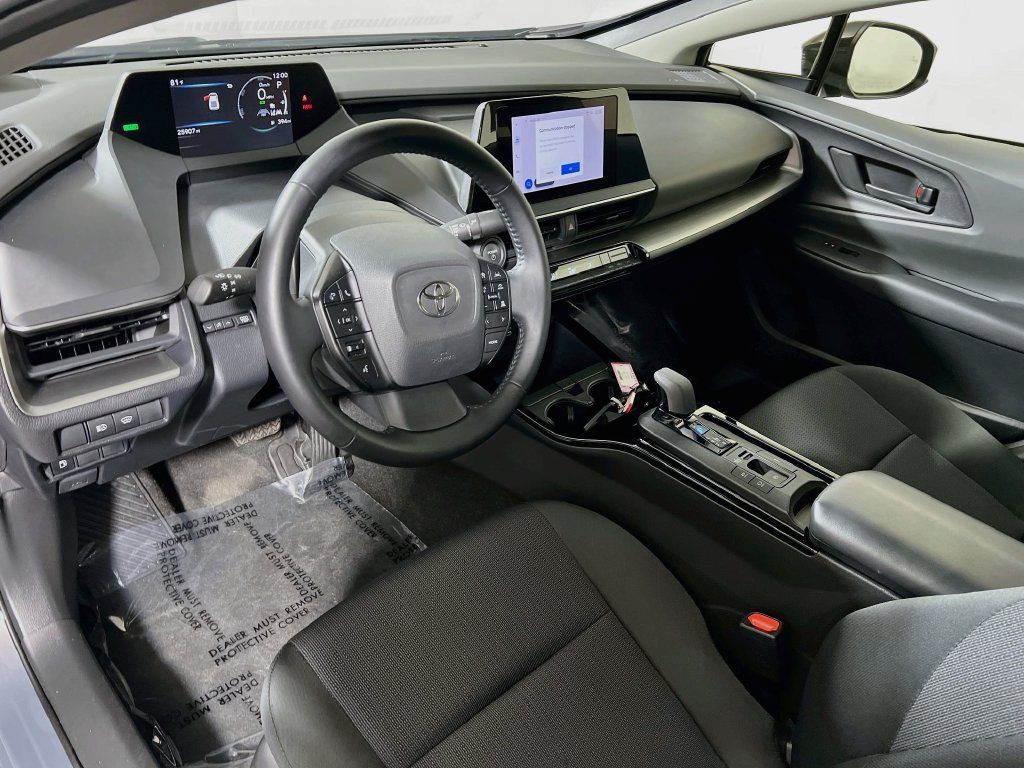 Certified 2025 Toyota Prius LE FWD image 9