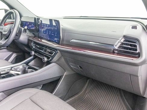 Used 2024 Chevrolet Traverse Z71 w/ LPO, Floor Liner Package image 47