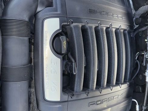 Used 2010 Porsche Cayenne Base image 31