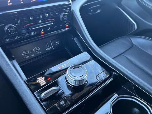 Used 2023 Jeep Grand Cherokee 30th Anniversary image 35