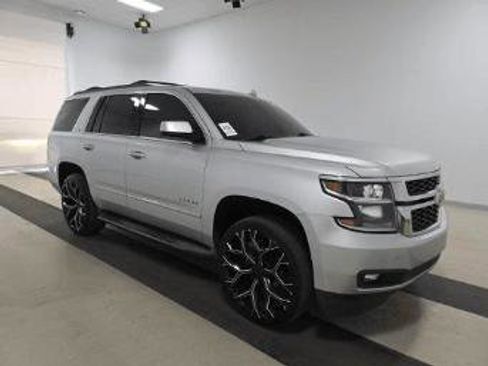 Used 2015 Chevrolet Tahoe LT w/ Luxury Package image 3