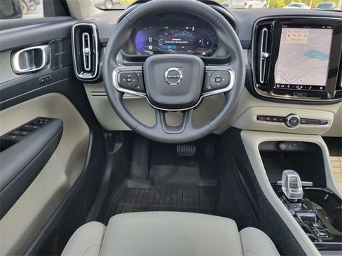 Used 2023 Volvo XC40 B5 Ultimate w/ Protection Package Premier image 31