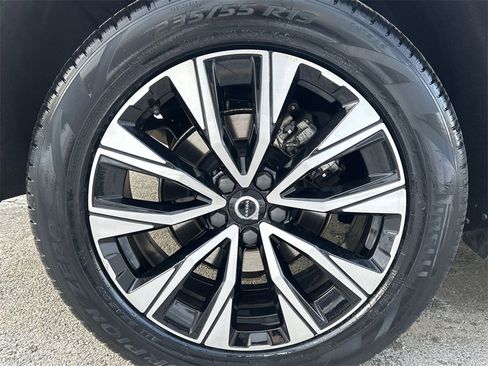 Used 2023 Volvo XC60 B5 Plus w/ Climate Package image 12