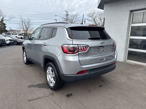 Used 2022 Jeep Compass Latitude w/ Convenience Group image 4