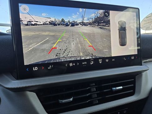 Used 2025 Ford Explorer Active image 10