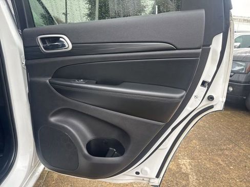 Used 2020 Jeep Grand Cherokee Altitude image 16