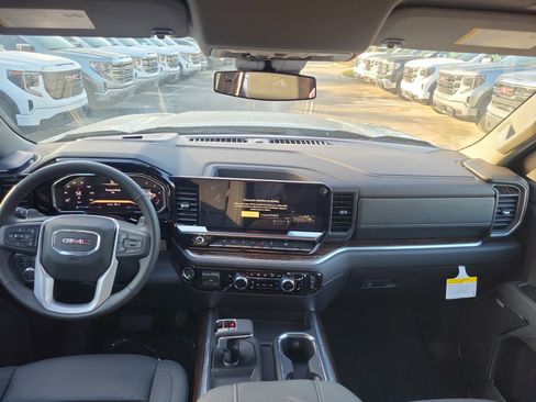 New 2026 GMC Sierra 1500 Elevation image 7